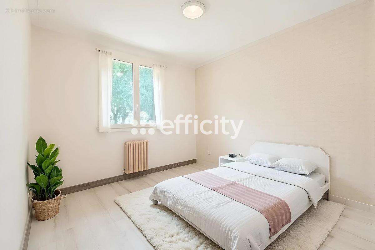 Maison à SAINTE-SOULLE