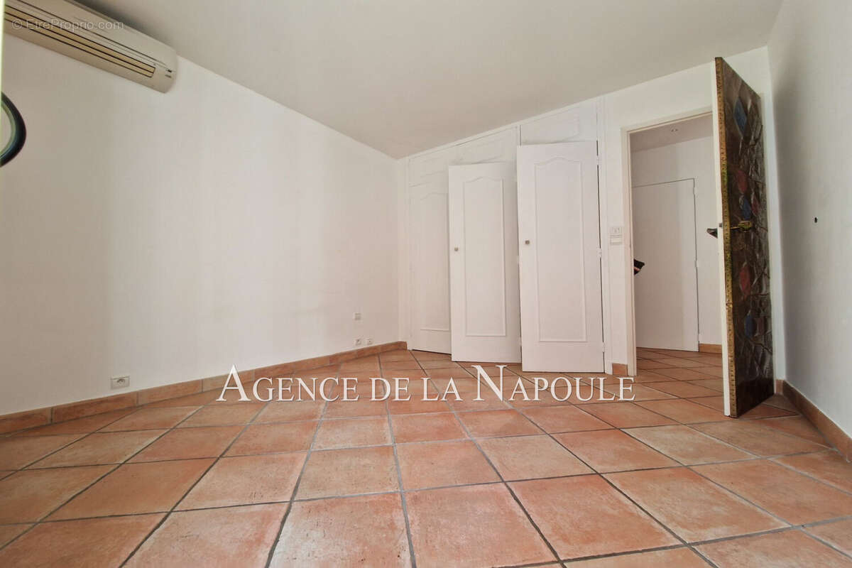 Appartement à MANDELIEU-LA-NAPOULE