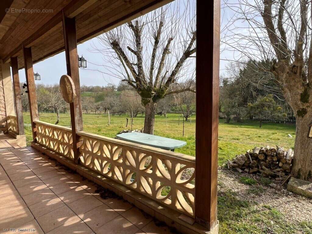 Maison à CHEF-BOUTONNE