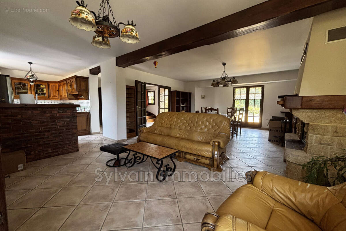 Maison 132 m² à Hanvoile  - photo 2