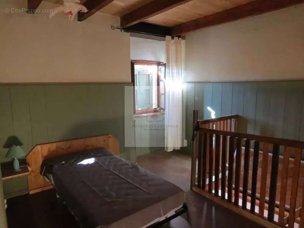 Maison à SAINT-GERMAIN-DE-CALBERTE