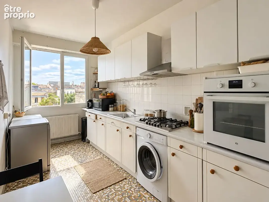Bordeaux Palais Gallien - Fondaudège  - Appartement T4 avec garage fermé - photo 3