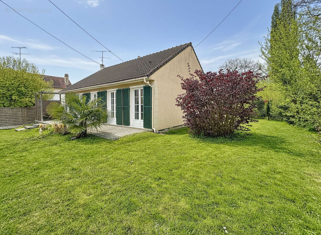 Maison à CHAUMONTEL