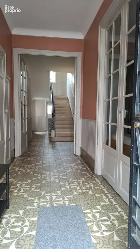 Maison en coeur de ville de 287m2 avec jardin privatif de 300m2 - photo 3