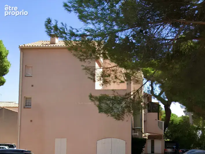 T2  hyeres port dernier etage terrasses ,parking - photo 1