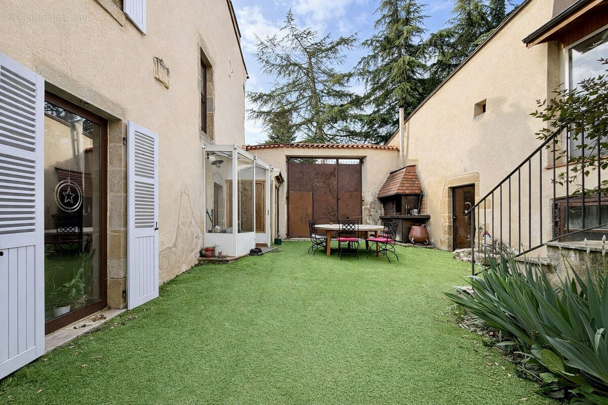 Maison 200 m² à La Sauvetat  - photo 9