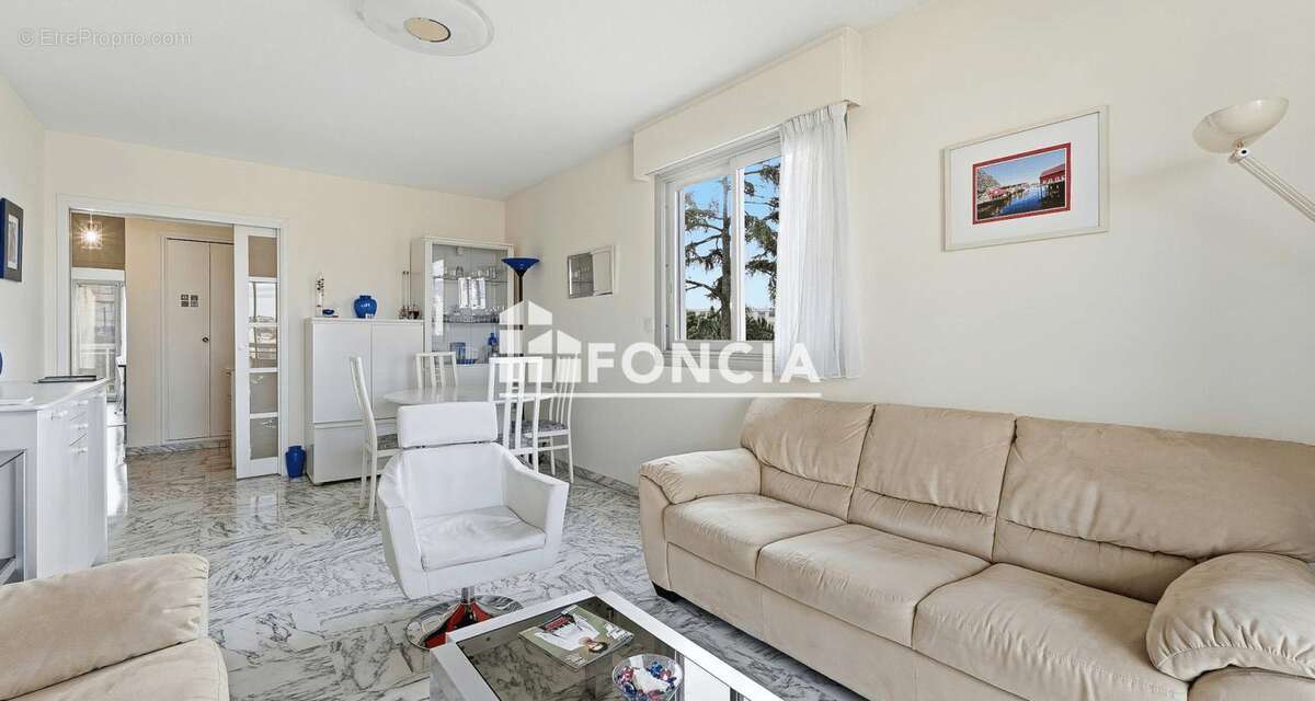NICE OUEST - Rare : T4 89 m² baigné de lumière - 17 m² de balcons Sud-Ouest - 3ème étage - Box & cave - DPE B - photo 4
