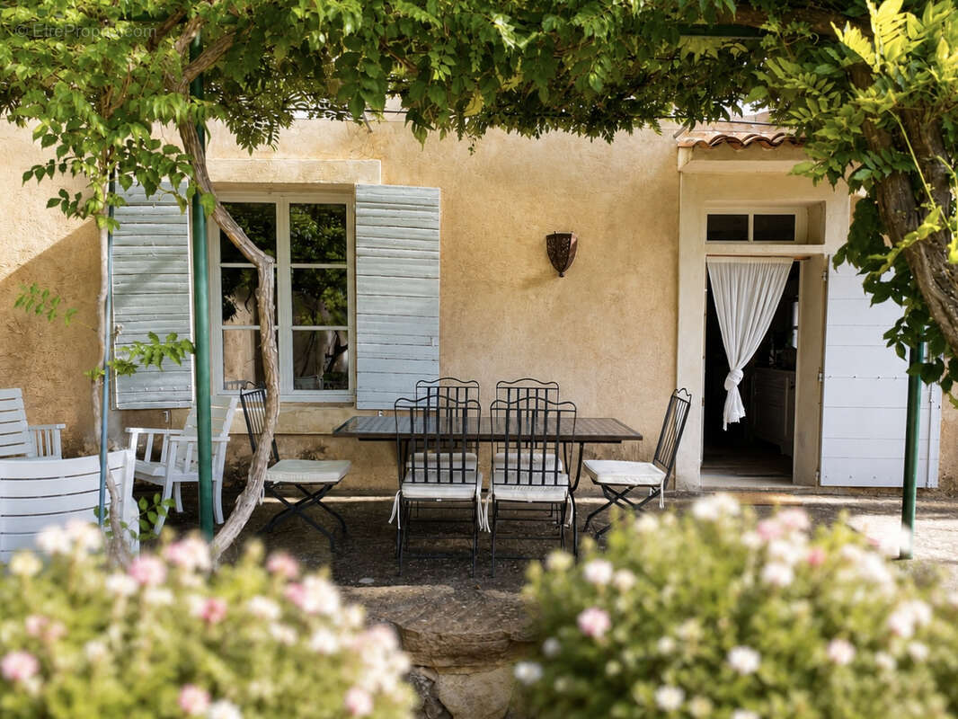 Maison à CUCURON