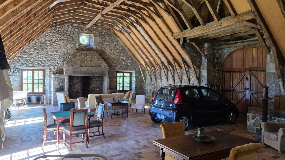 Maison à SAINT-CERNIN