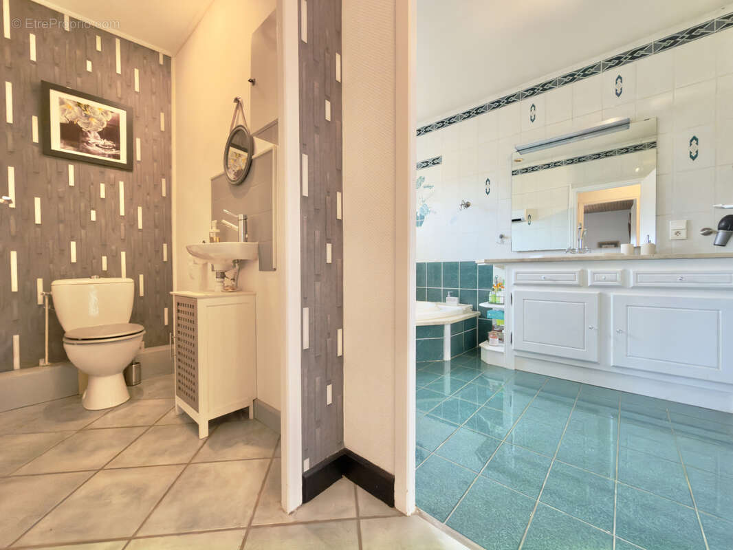 Maison en pierre avec piscine. - photo 13