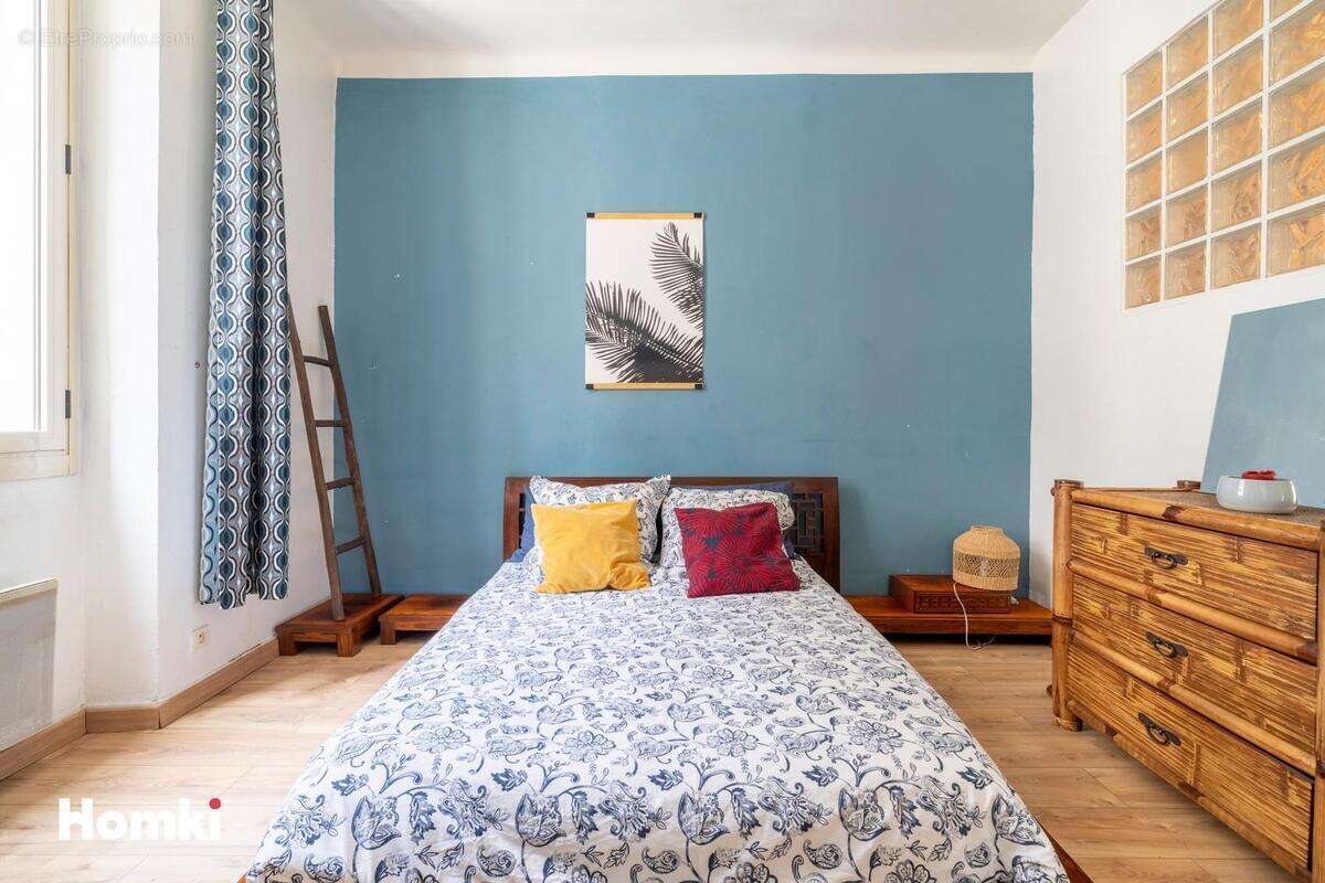 Appartement à MARSEILLE-1E