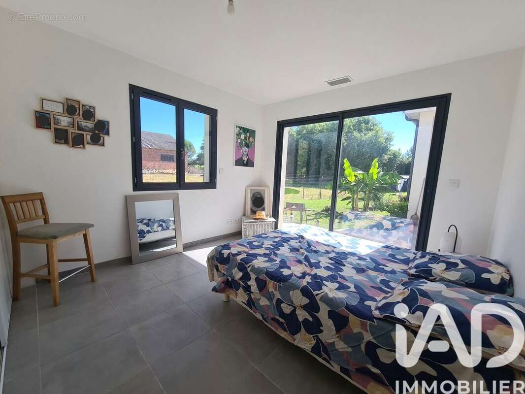 Maison 104 m² à Escatalens  - photo 7