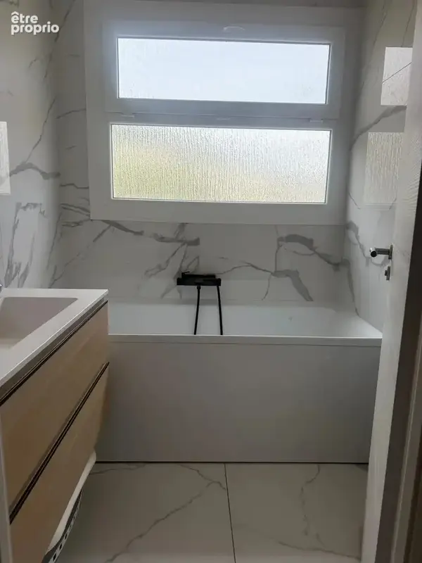  EN EXCLUSIVITÉ   Très bel appartement 5 pièces de 120 m² en dernier étage, lumineux et doté de beaux volumes !  - photo 3