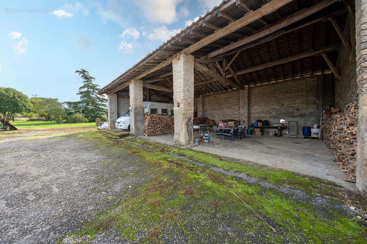 Maison à ROQUESERIERE