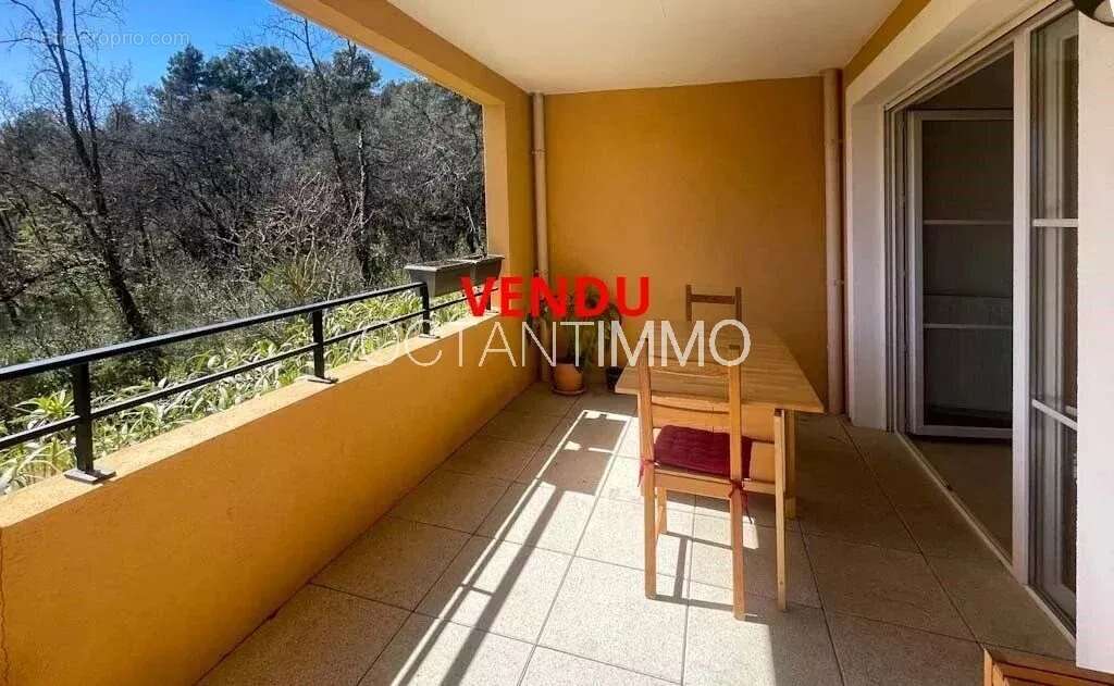Appartement à ROQUEFORT-LES-PINS