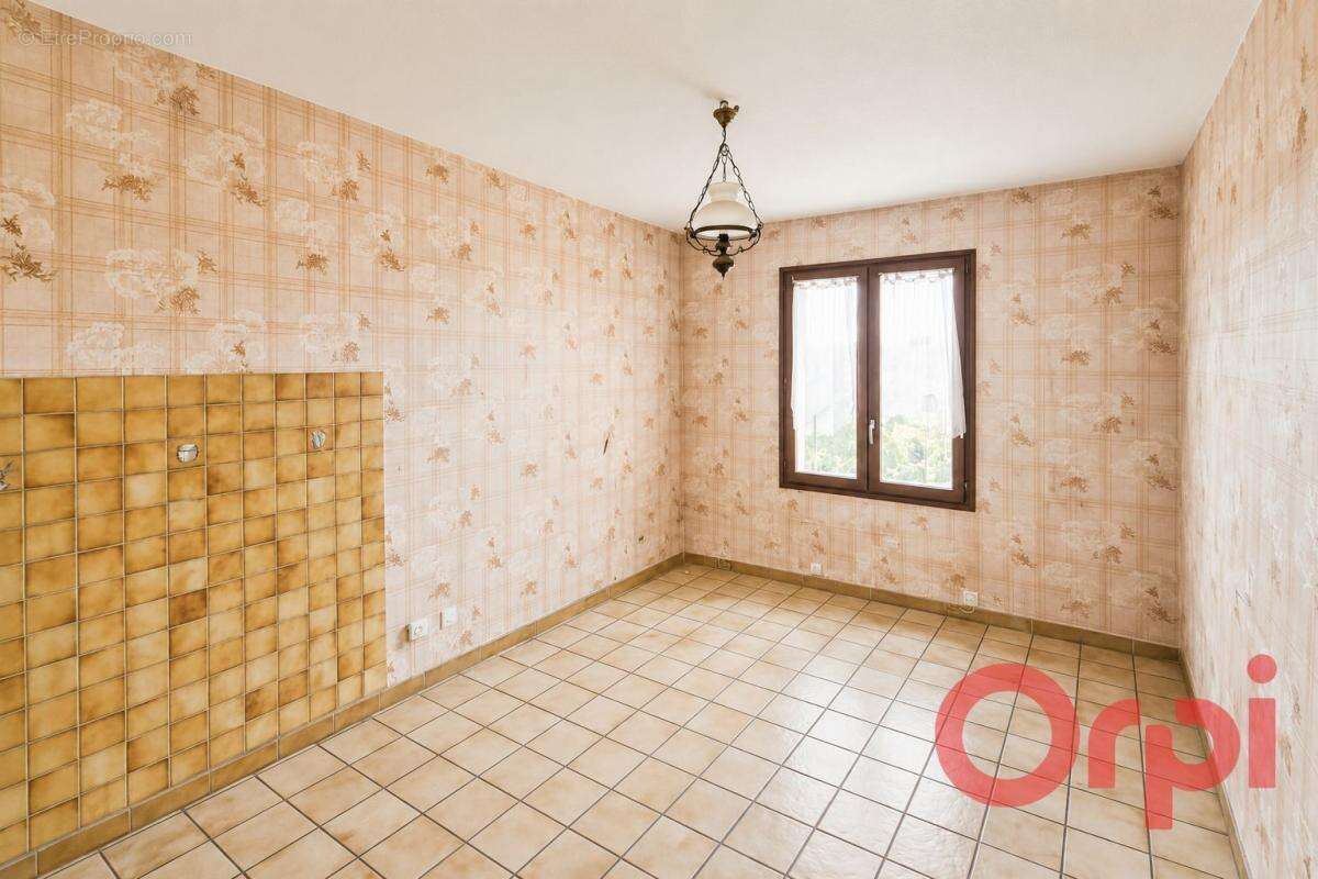 Maison à LA GUERCHE-SUR-L'AUBOIS