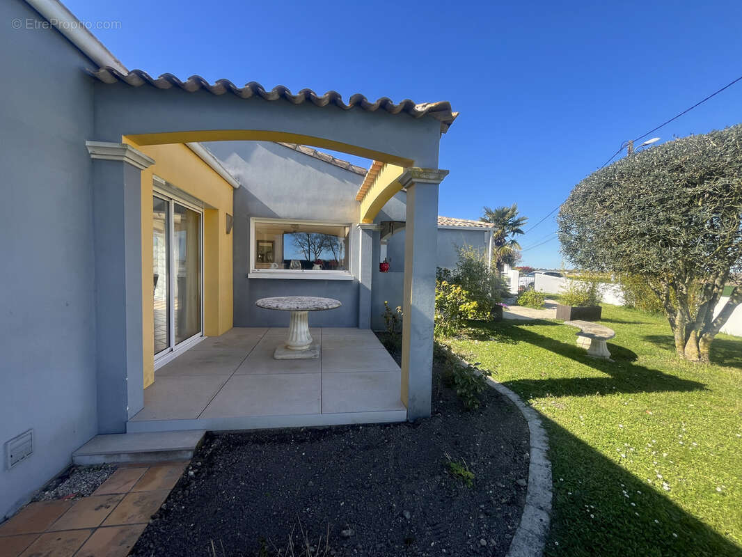 Maison à MESCHERS-SUR-GIRONDE