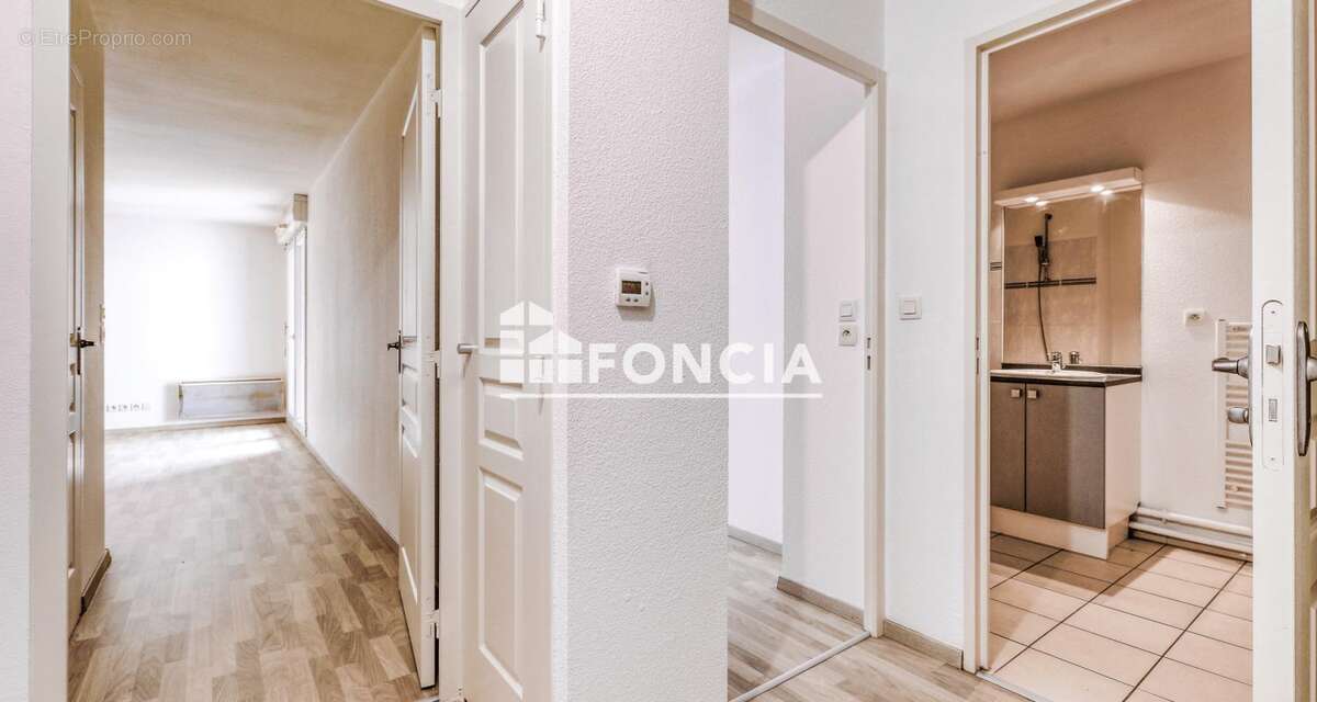 Appartement à AVRILLE