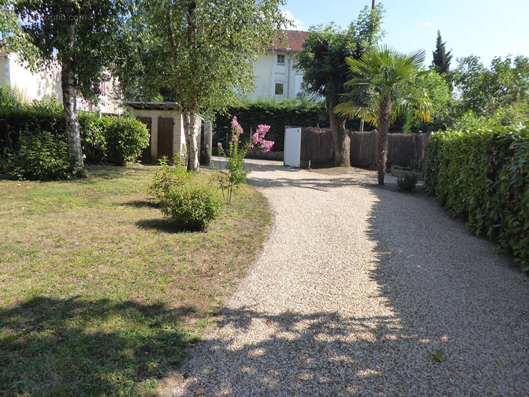 Maison à MONTPON-MENESTEROL