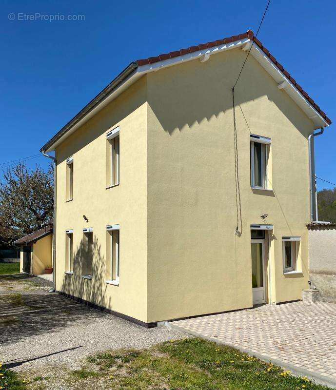 Maison à LA FRETTE