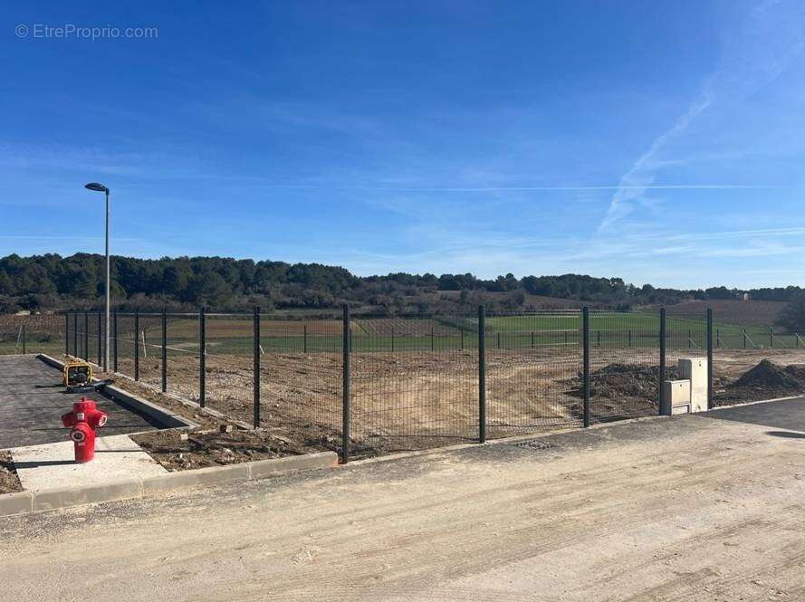 Terrain 298 m² à Aigues-Vives  - photo 2