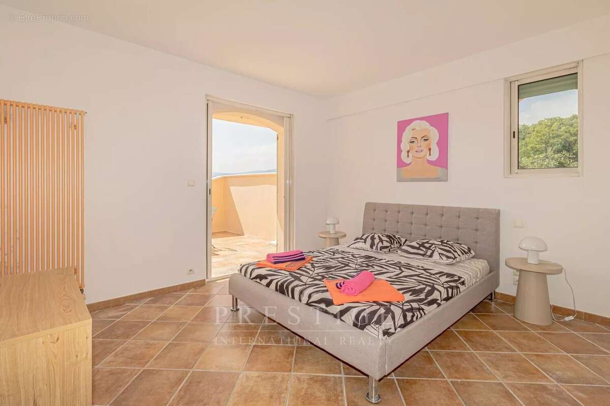 Chateauneuf de grasse, villa florentine 365m² garage, piscine, terrain 4000m² - photo 29