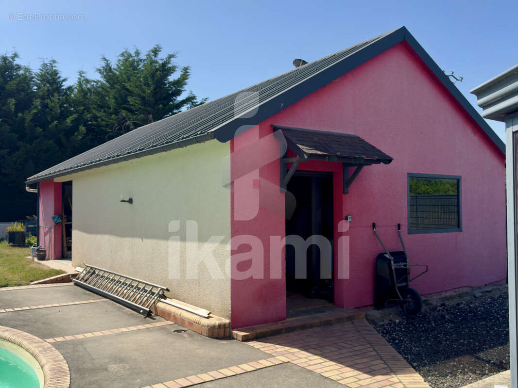 Maison familiale avec piscine sur 8 ha 58 - photo 13