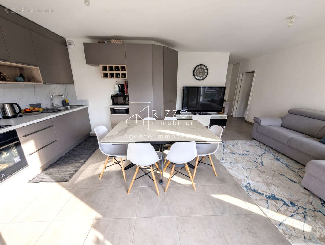 Appartement à CESSY