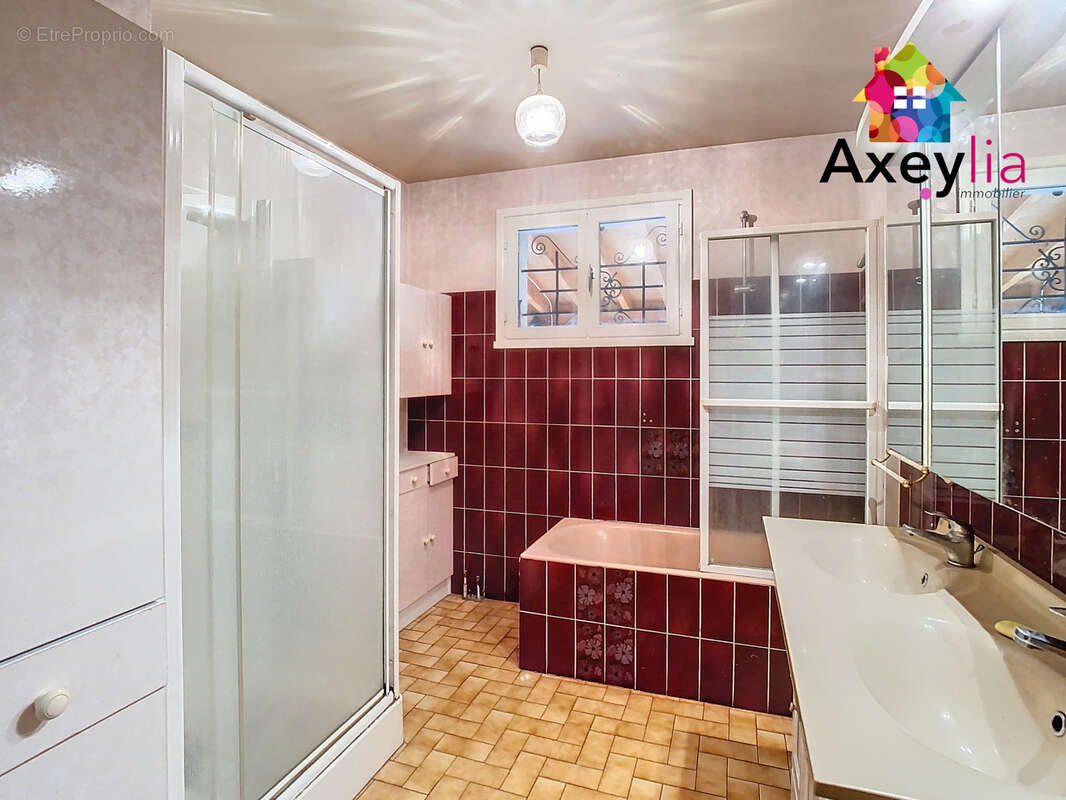 Maison à SAINT-ROMAIN-LA-MOTTE