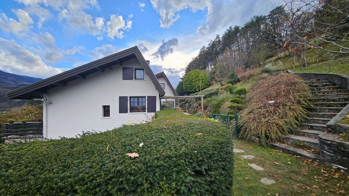 Maison à LA ROCHETTE