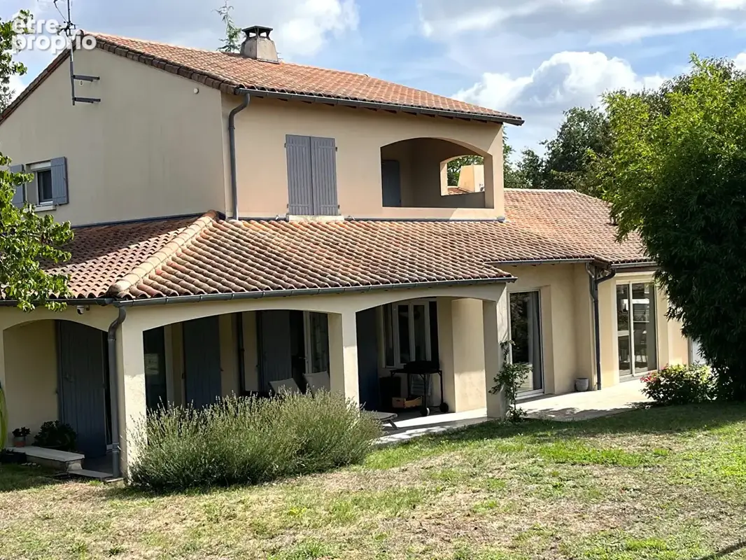 SAINT-BENOÎT - Maison 168 m², 5 chambres, terrain 3 095 m² - photo 18