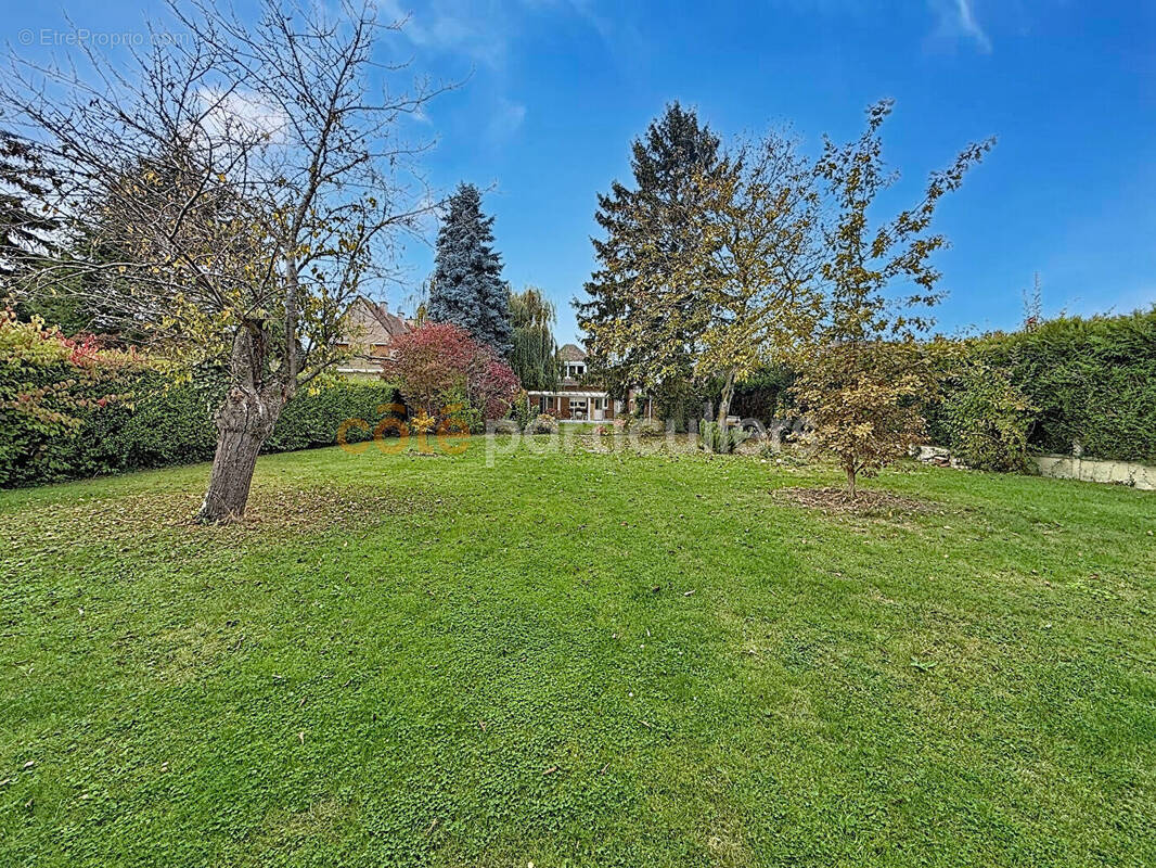 Maison à LA CHAPELLE-D&#039;ARMENTIERES