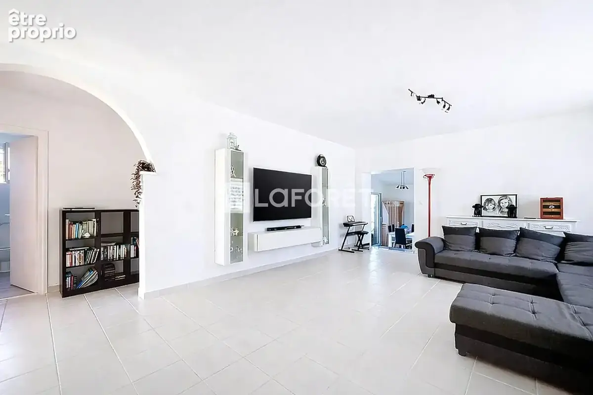 Photo Maison à Saint-Sulpice au prix de 276 000€