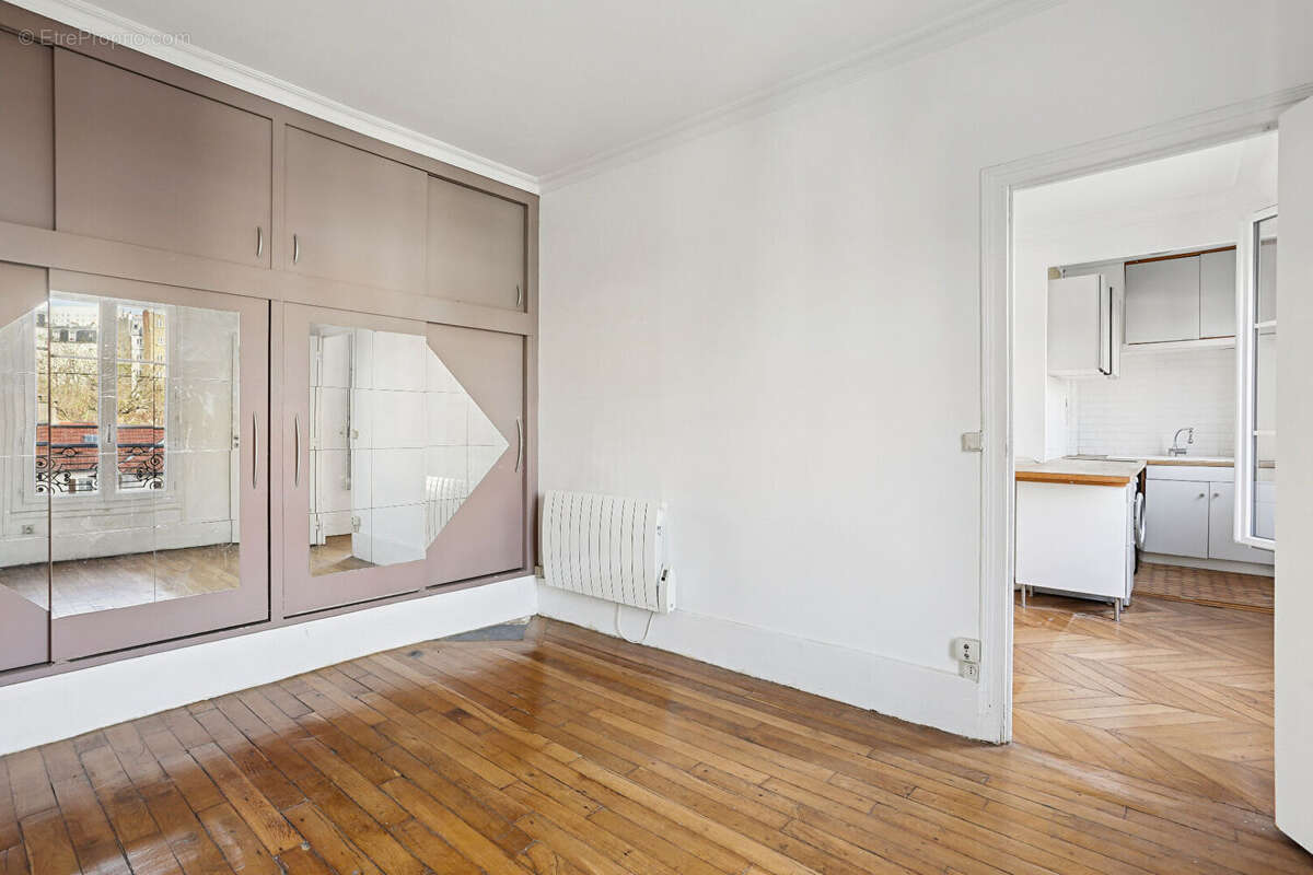 Appartement à PARIS-20E