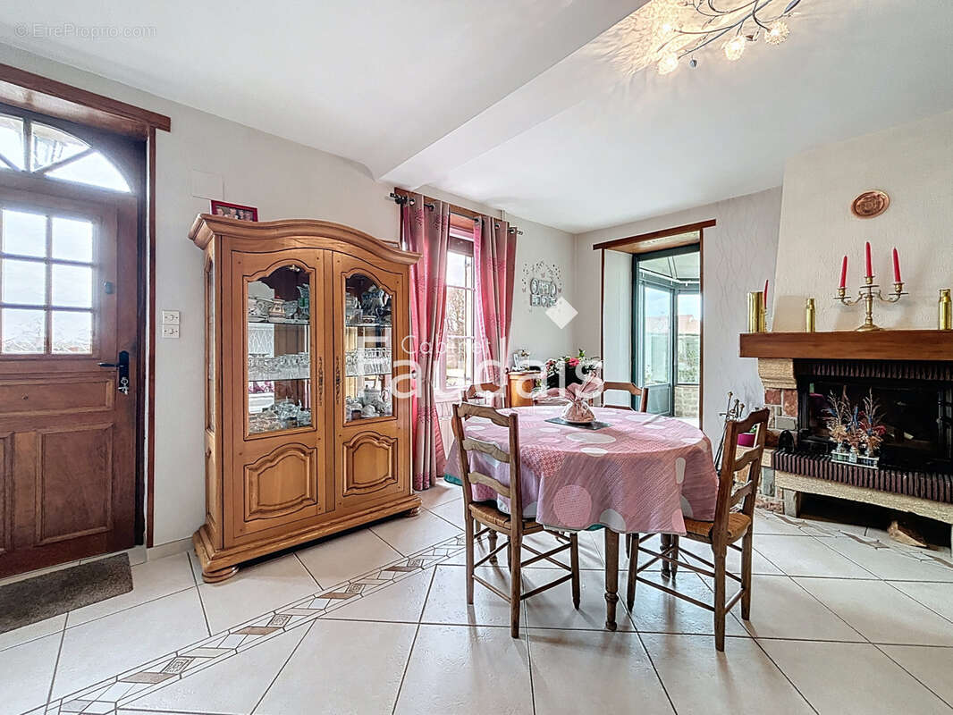 Maison à HOTTOT-LES-BAGUES