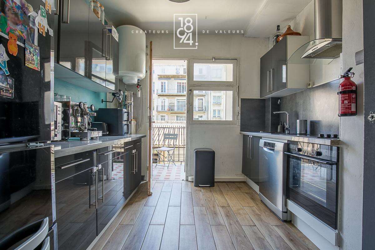 Appartement à MARSEILLE-8E