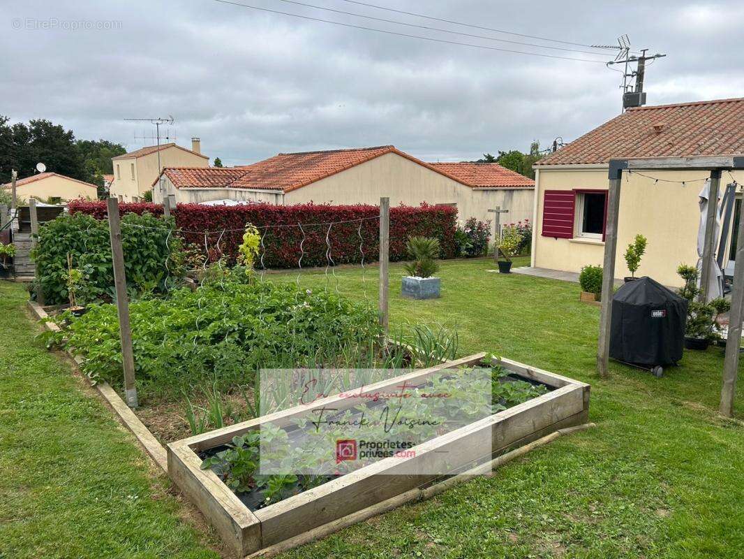 Maison à LES HERBIERS