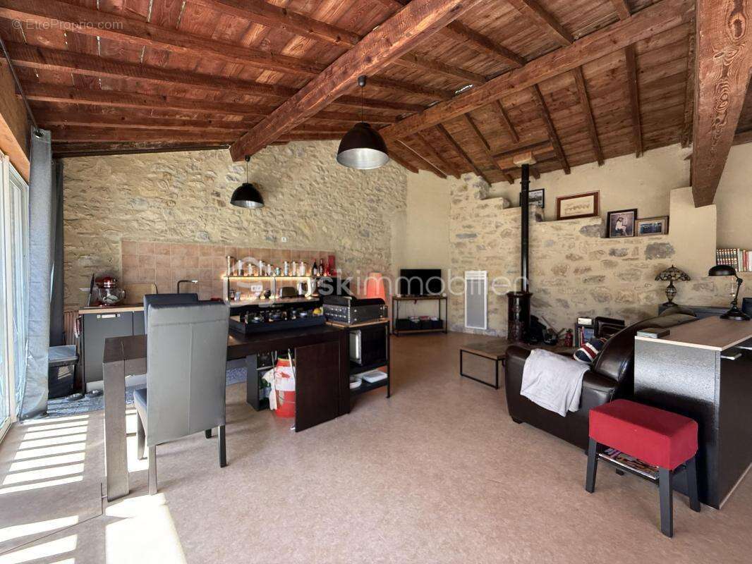 Appartement à LAROQUE-D'OLMES