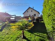 Photo 1 - Maison à ABERGEMENT-LA-RONCE