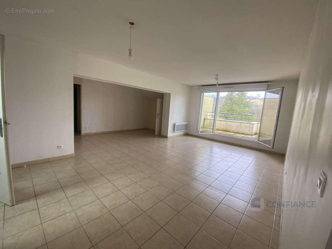 Appartement à NEUVILLE-SUR-SAONE