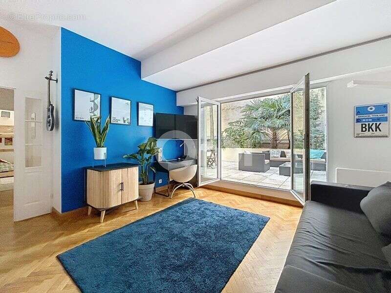 Appartement à PARIS-15E
