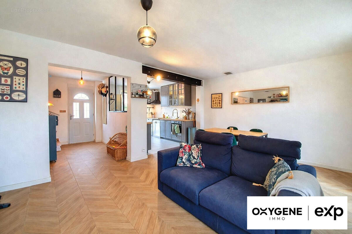 Maison à SAINT-ESTEVE