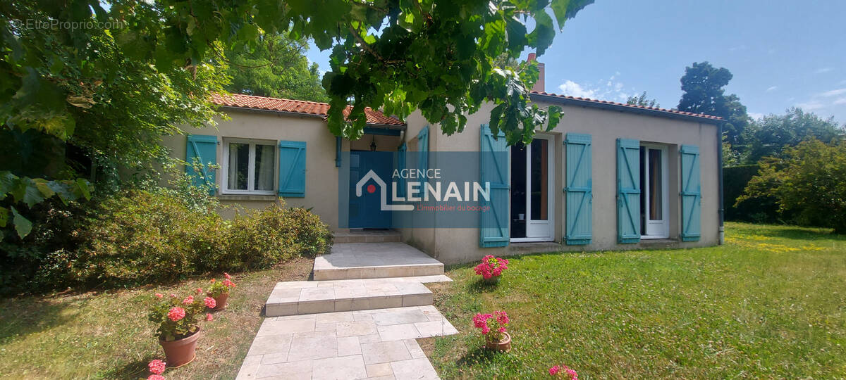 Maison à LES HERBIERS