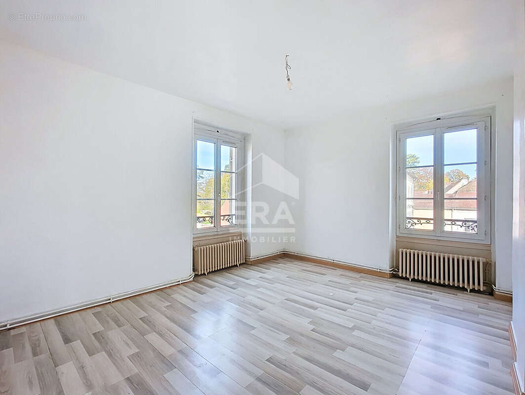 Appartement à LUZARCHES