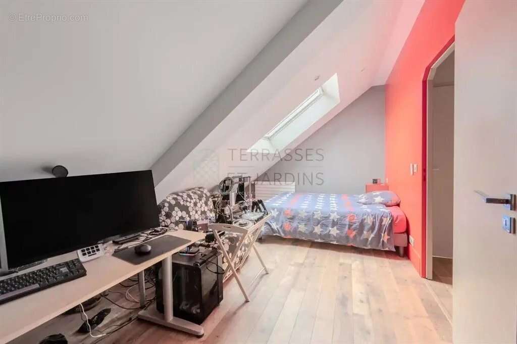 Maison à L'HAY-LES-ROSES