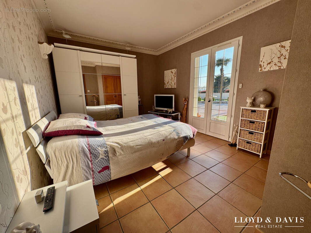 Chambre 1 RC 15 m2 - Maison à VALENCE