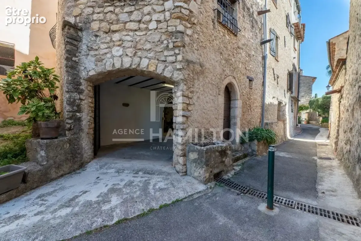 Maison de charme rénovée - MAGAGNOSC - cur du vieux village - photo 2