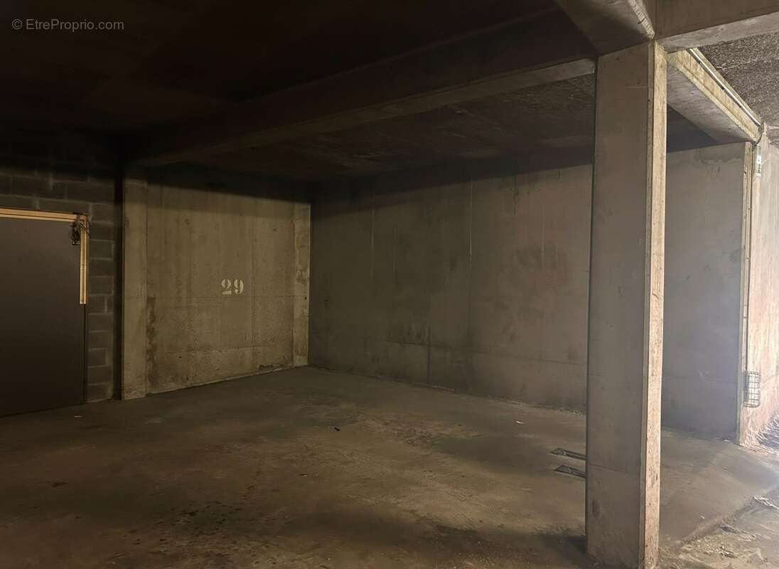 Parking à ELBEUF