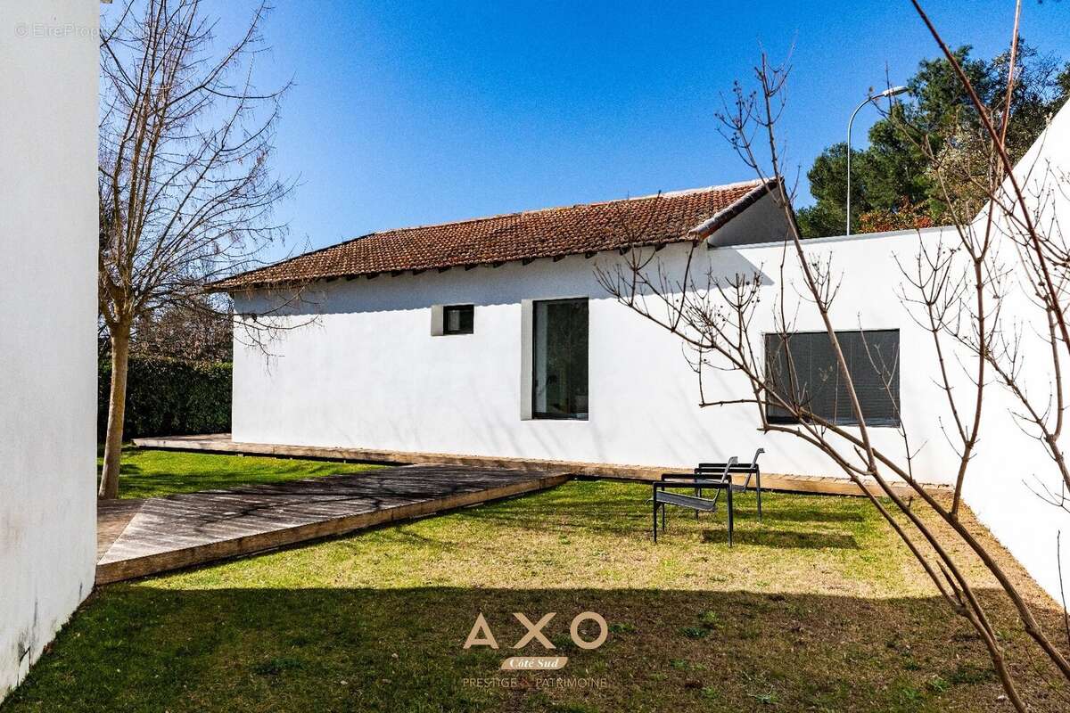 Maison à LE THOLONET