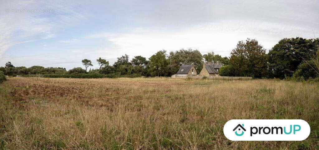 Terrain à LANDUNVEZ